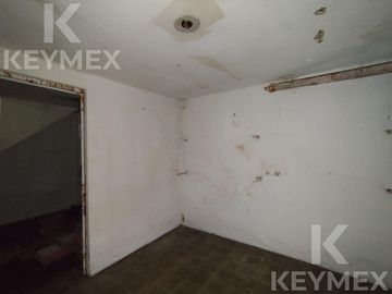 CASA EN VENTA | 2 PLANTAS | CALLE 54 E/ 8 Y 9 – MICROCENTRO LA PLATA