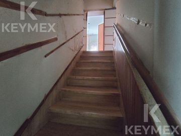 CASA EN VENTA | 2 PLANTAS | CALLE 54 E/ 8 Y 9 – MICROCENTRO LA PLATA