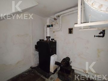 CASA EN VENTA | 2 PLANTAS | CALLE 54 E/ 8 Y 9 – MICROCENTRO LA PLATA