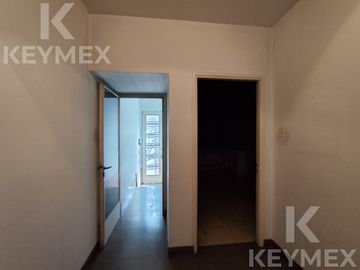 CASA EN VENTA | 2 PLANTAS | CALLE 54 E/ 8 Y 9 – MICROCENTRO LA PLATA