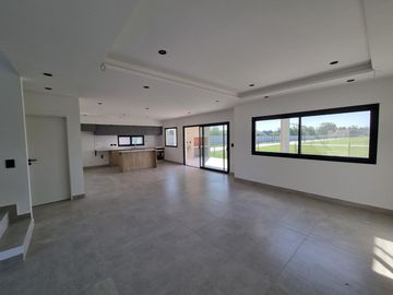 Casa en Venta, 5 Ambientes, en Barrio Privado El Olivar, Del Viso, Pilar, GBA Norte