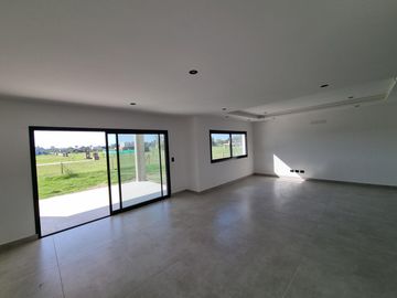 Casa en Venta, 5 Ambientes, en Barrio Privado El Olivar, Del Viso, Pilar, GBA Norte