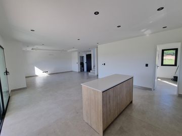 Casa en Venta, 5 Ambientes, en Barrio Privado El Olivar, Del Viso, Pilar, GBA Norte