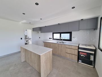 Casa en Venta, 5 Ambientes, en Barrio Privado El Olivar, Del Viso, Pilar, GBA Norte