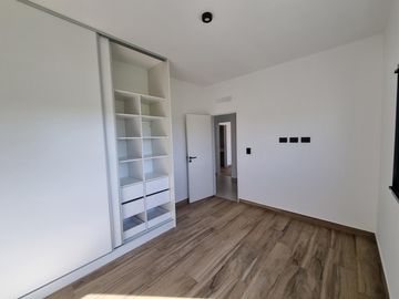 Casa en Venta, 5 Ambientes, en Barrio Privado El Olivar, Del Viso, Pilar, GBA Norte