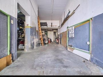 VENTA DE LOCAL COMERCIAL EN PLANTA BAJA EN FLORESTA APTO CREDITO