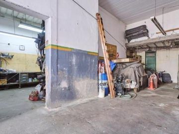 VENTA DE LOCAL COMERCIAL EN PLANTA BAJA EN FLORESTA APTO CREDITO