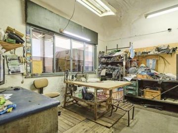 VENTA DE LOCAL COMERCIAL EN PLANTA BAJA EN FLORESTA APTO CREDITO