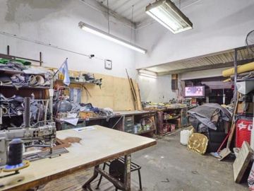 VENTA DE LOCAL COMERCIAL EN PLANTA BAJA EN FLORESTA APTO CREDITO