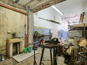 VENTA DE LOCAL COMERCIAL EN PLANTA BAJA EN FLORESTA APTO CREDITO