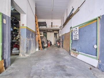 VENTA DE LOCAL COMERCIAL EN PLANTA BAJA EN FLORESTA APTO CREDITO