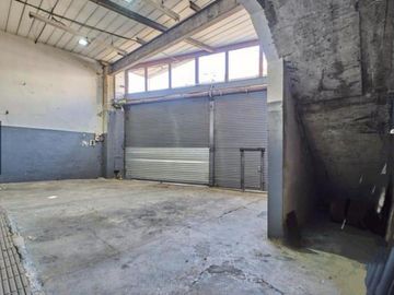 VENTA DE LOCAL COMERCIAL EN PLANTA BAJA EN FLORESTA APTO CREDITO