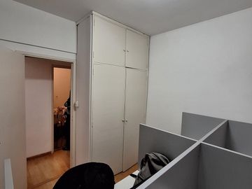 Excelente oficina o vivienda en Tribunales