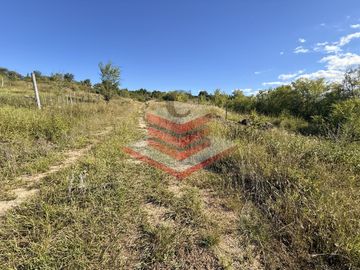 TERRENO EN VENTA EN VILLA PARQUE SIQUIMAN CON VISTA A LAS SIERRAS A 400 MTS AL RIO TANTI REF: 3025