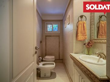 Casa muy solida en  Ayres de Pilar, en venta. 5 cuartos. piscina. Apto crédito