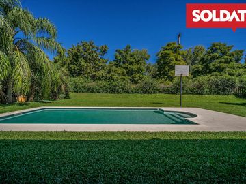 Casa muy solida en  Ayres de Pilar, en venta. 5 cuartos. piscina. Apto crédito