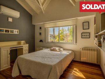Casa muy solida en  Ayres de Pilar, en venta. 5 cuartos. piscina. Apto crédito