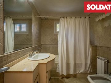 Casa muy solida en  Ayres de Pilar, en venta. 5 cuartos. piscina. Apto crédito
