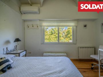 Casa muy solida en  Ayres de Pilar, en venta. 5 cuartos. piscina. Apto crédito