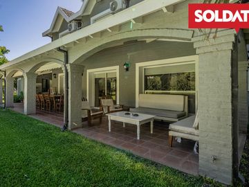 Casa muy solida en  Ayres de Pilar, en venta. 5 cuartos. piscina. Apto crédito