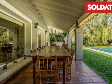 Casa muy solida en  Ayres de Pilar, en venta. 5 cuartos. piscina. Apto crédito