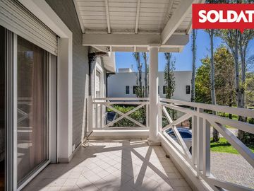 Casa muy solida en  Ayres de Pilar, en venta. 5 cuartos. piscina. Apto crédito