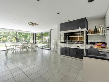 Casa en Armenia  Country Club diseñada por Mario Roberto Alvarez