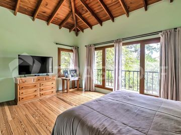 Casa en venta en Ayres de Pilar 4 dormitorios, jardin y pileta