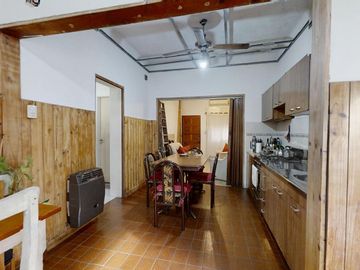 Casa Multifamiliar en Venta de 4 Ambientes en Villa Adelina con Parrilla, Terraza y Lavadero