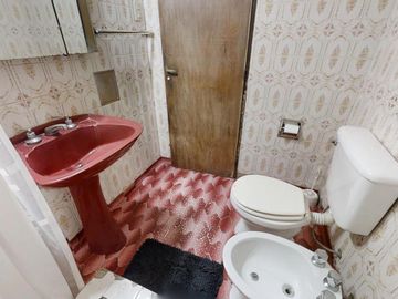 Casa Multifamiliar en Venta de 4 Ambientes en Villa Adelina con Parrilla, Terraza y Lavadero