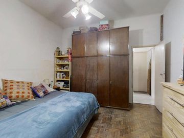 Casa Multifamiliar en Venta de 4 Ambientes en Villa Adelina con Parrilla, Terraza y Lavadero
