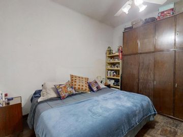 Casa Multifamiliar en Venta de 4 Ambientes en Villa Adelina con Parrilla, Terraza y Lavadero
