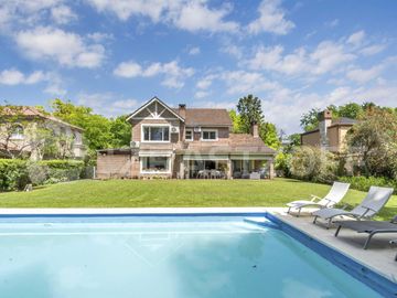 Casa en venta en lote central en La Legua