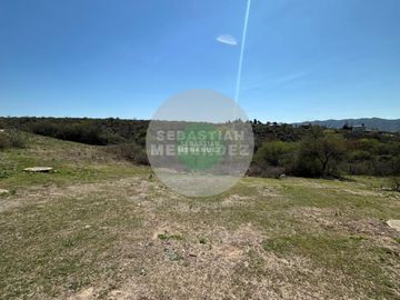 1 Hectárea - Vista a las Sierras - Con arroyo - 10 cuadras del lago - complejo -Venta casa siquiman