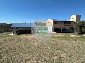 1 Hectárea - Vista a las Sierras - Con arroyo - 10 cuadras del lago - complejo -Venta casa siquiman