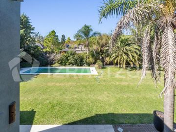 Casa en venta en barrio cerrado Villa Rosa
