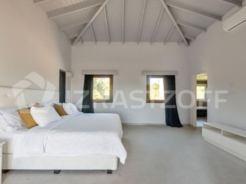 Casa en venta en barrio cerrado Villa Rosa