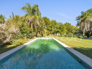 Casa en venta en barrio cerrado Villa Rosa
