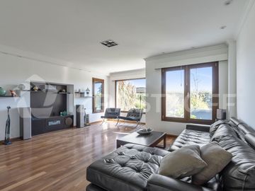 Casa en venta en barrio cerrado Villa Rosa