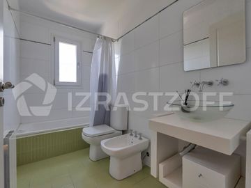 Casa en venta en barrio cerrado Villa Rosa
