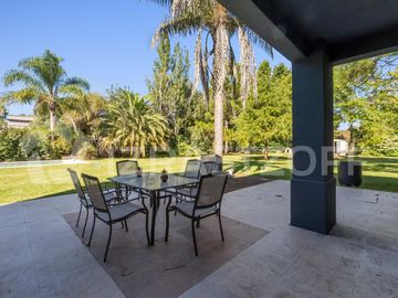 Casa en venta en barrio cerrado Villa Rosa