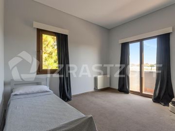 Casa en venta en barrio cerrado Villa Rosa