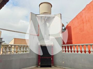 PH en Lomas Del Mirador - Impecable 3 amb  con patio, balcón y parrilla