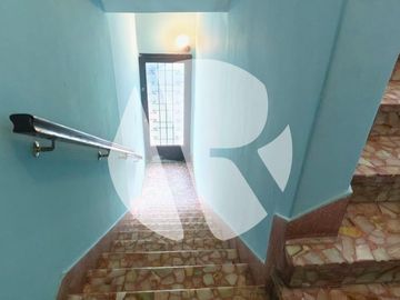 PH en Lomas Del Mirador - Impecable 3 amb  con patio, balcón y parrilla
