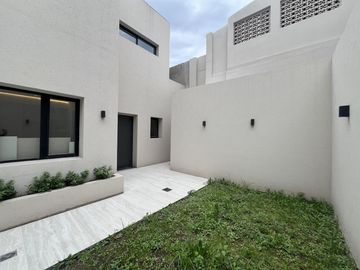 Venta casa Rosario barrio Abasto 4 Dormitorios luminosa moderna estrenar amplia