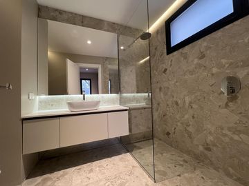 Venta casa Rosario barrio Abasto 4 Dormitorios luminosa moderna estrenar amplia