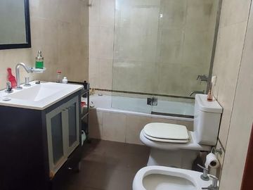 Casa en venta 2 dormitorios Rosario Echesortu - Patio y Pileta