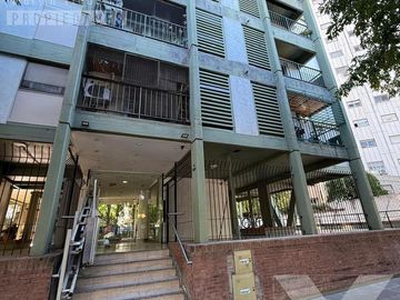 Cochera cubierta y fija en el barrio de Núñez. A metros de Av. Libertador