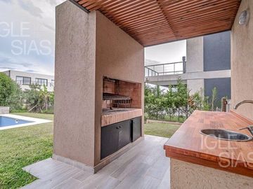 Casa en venta y en alquiler en Araucarias, Puertos. Escobar