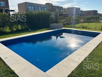 Casa en venta y en alquiler en Araucarias, Puertos. Escobar